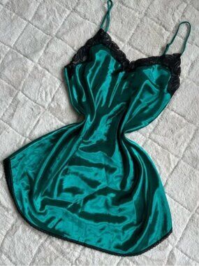 Lady Cameo Dallas | Emerald Green Shimmer Slip Dress | One Size